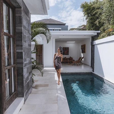 Aster Villa Seminyak Eksteriør bilde