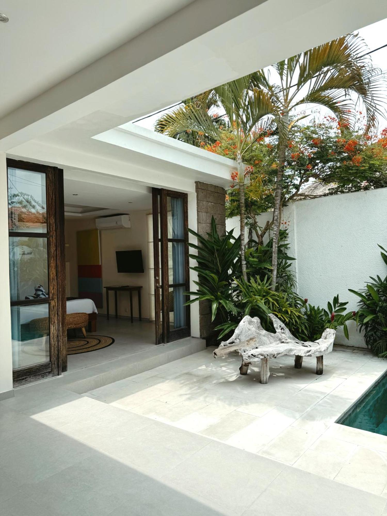 Aster Villa Seminyak Eksteriør bilde