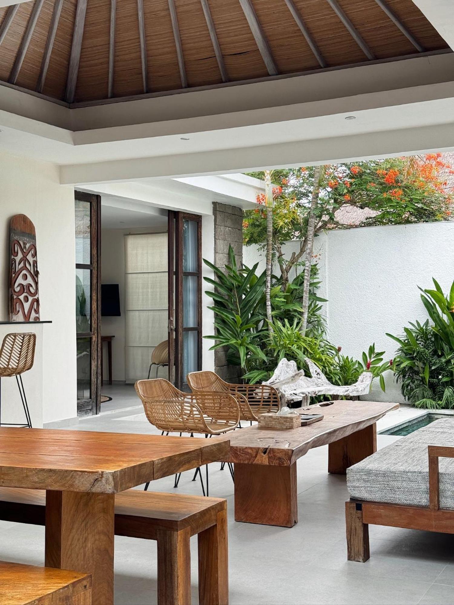 Aster Villa Seminyak Eksteriør bilde