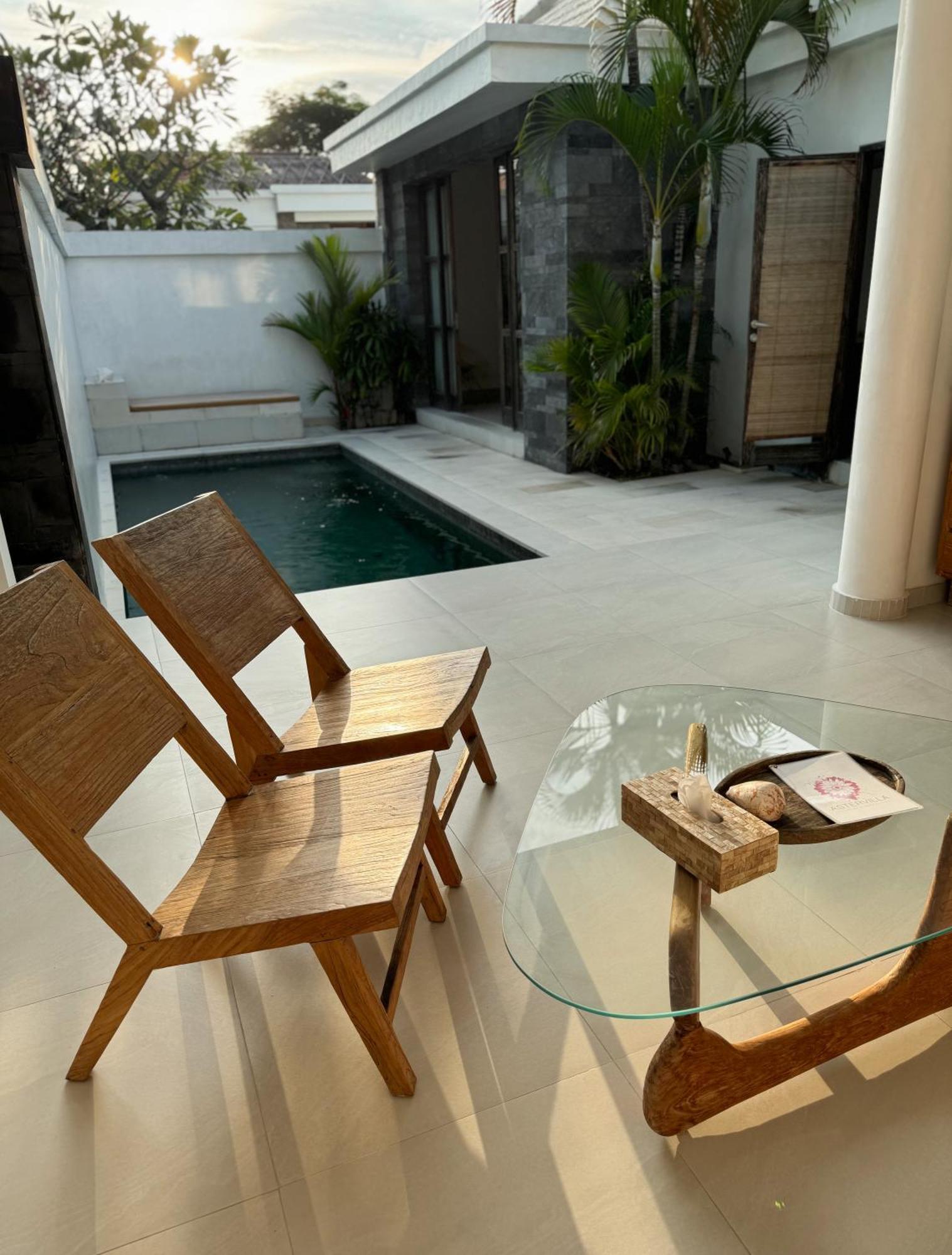 Aster Villa Seminyak Eksteriør bilde